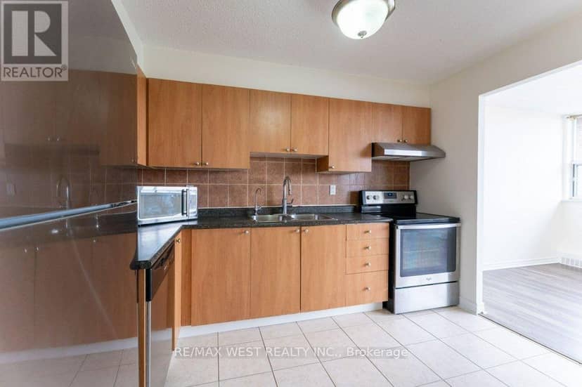 1001 - 3501 Glen Erin Drive — photo 15 of 40