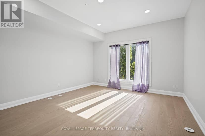958 The Queensway, Toronto, photo 6