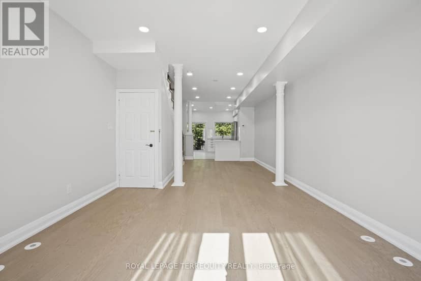 958 The Queensway, Toronto, photo 7