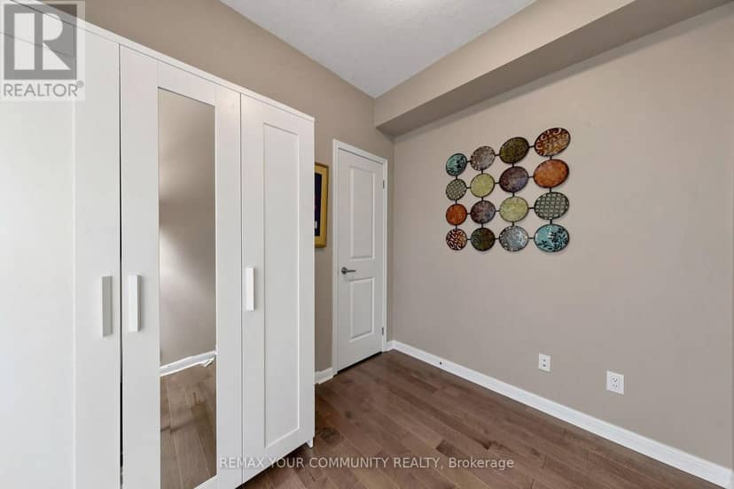 1506 - 15 Windermere Avenue — photo 23 of 40