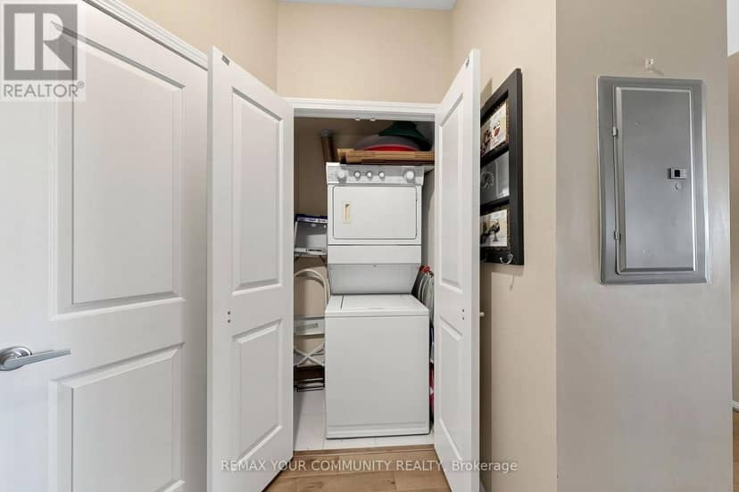1506 - 15 Windermere Avenue — photo 32 of 40