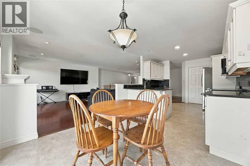 612 Graycliff Drive — photo 10 of 40