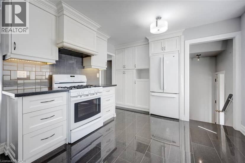 5372 SPRUCE Avenue, Burlington, photo 8