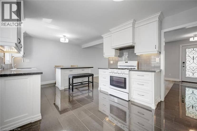 5372 SPRUCE Avenue, Burlington, photo 7