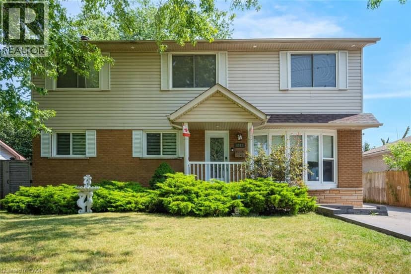 5372 SPRUCE Avenue, Burlington, photo 2