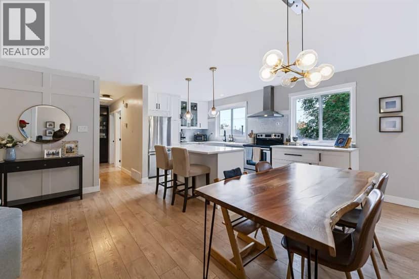 115 Flavelle Road SE — photo 10 of 40
