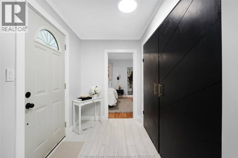 1331 Clovelly Drive — photo 19 of 40