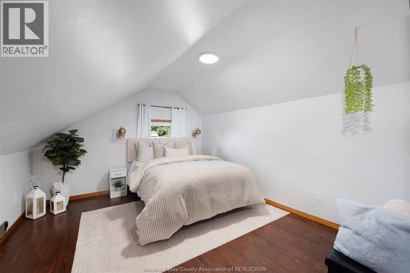 1331 Clovelly Drive — photo 35 of 40