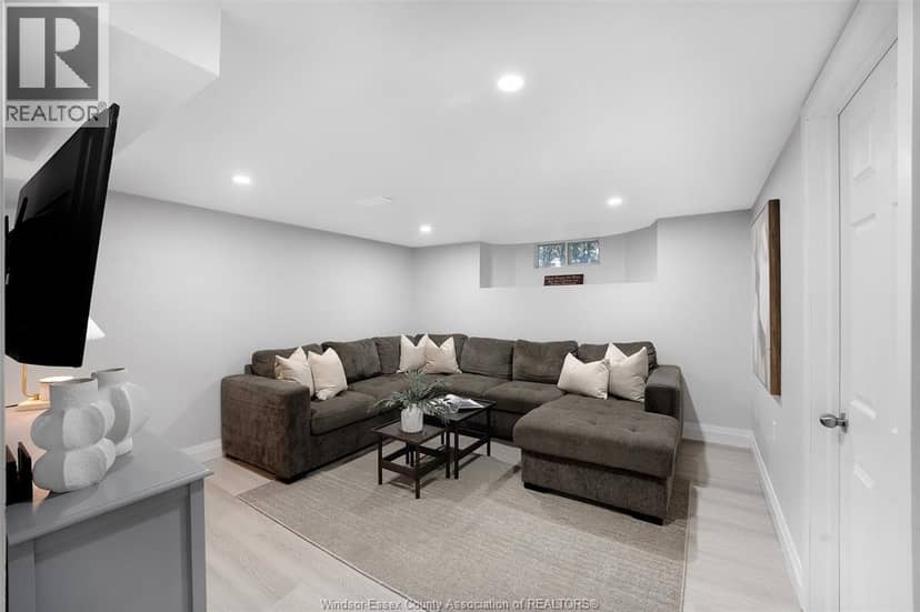 1331 Clovelly Drive — photo 40 of 40