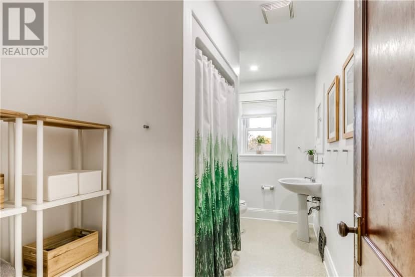 54 Bloor Street — photo 20 of 40