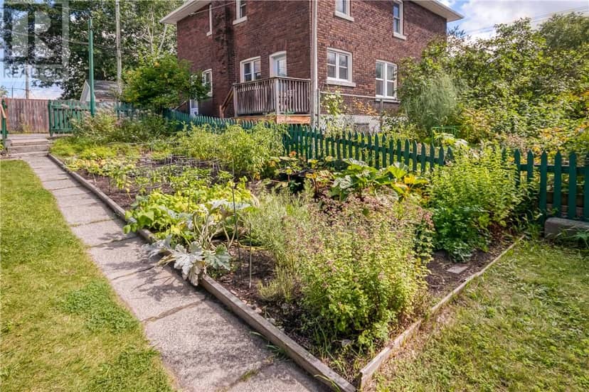 54 Bloor Street — photo 36 of 40