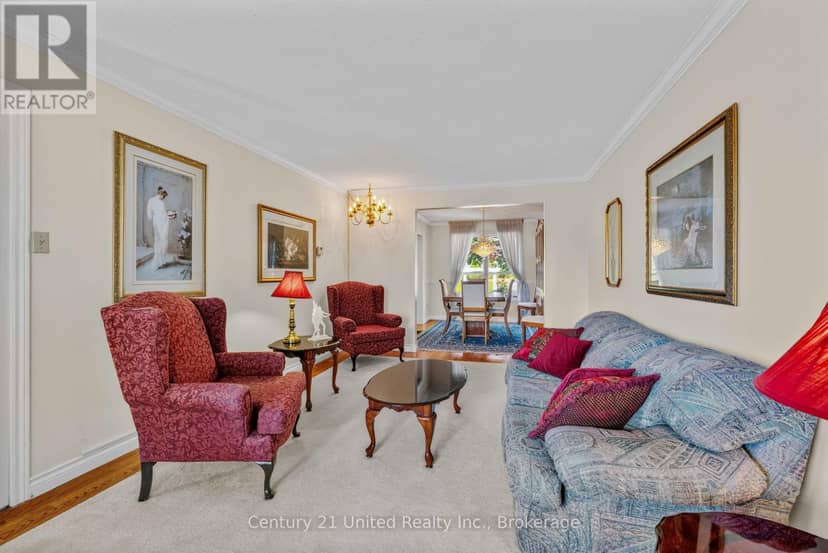 2317 Woodglade Boulevard — photo 14 of 40