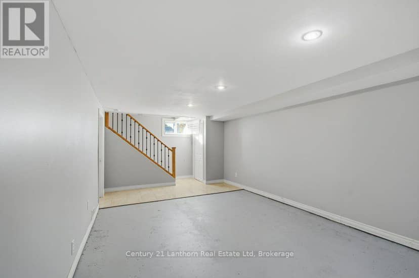 1 Clarke Boulevard — photo 26 of 34