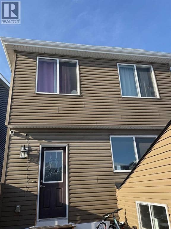 30 Red Embers Crescent NE, Calgary, photo 2