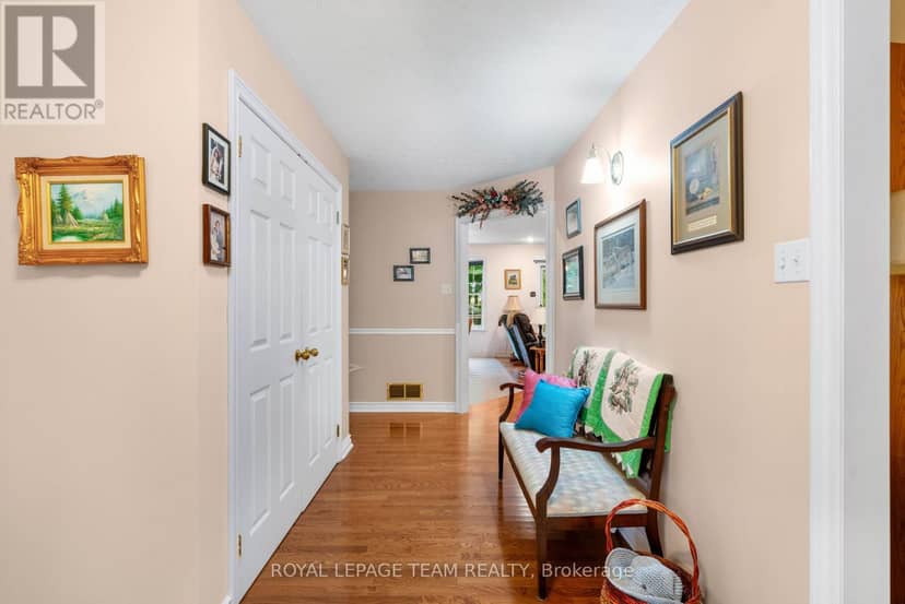 8036 Marionville Road, North Dundas, photo 6