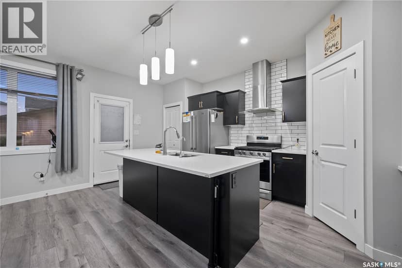 5612 Gilbert CRESCENT — photo 12 of 37