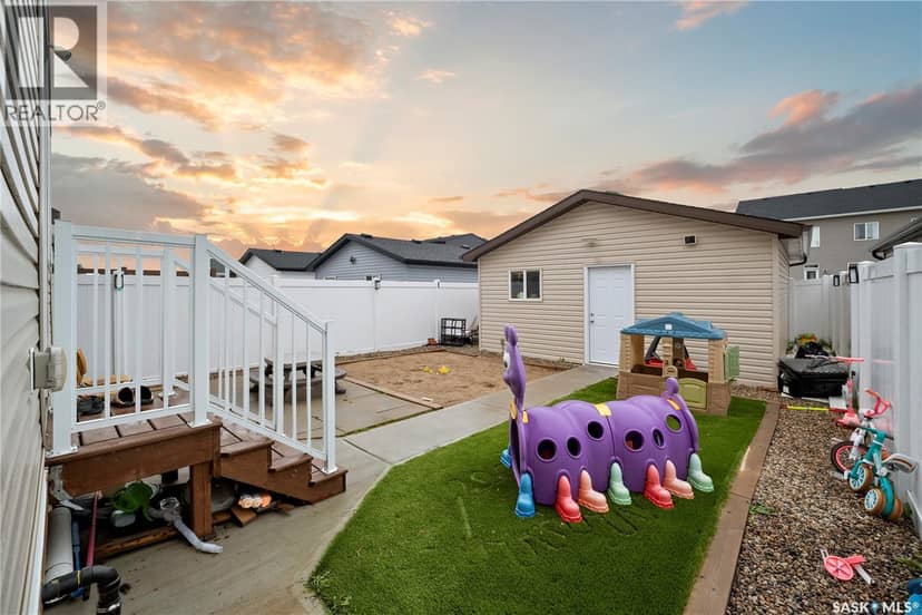 5612 Gilbert CRESCENT — photo 35 of 37