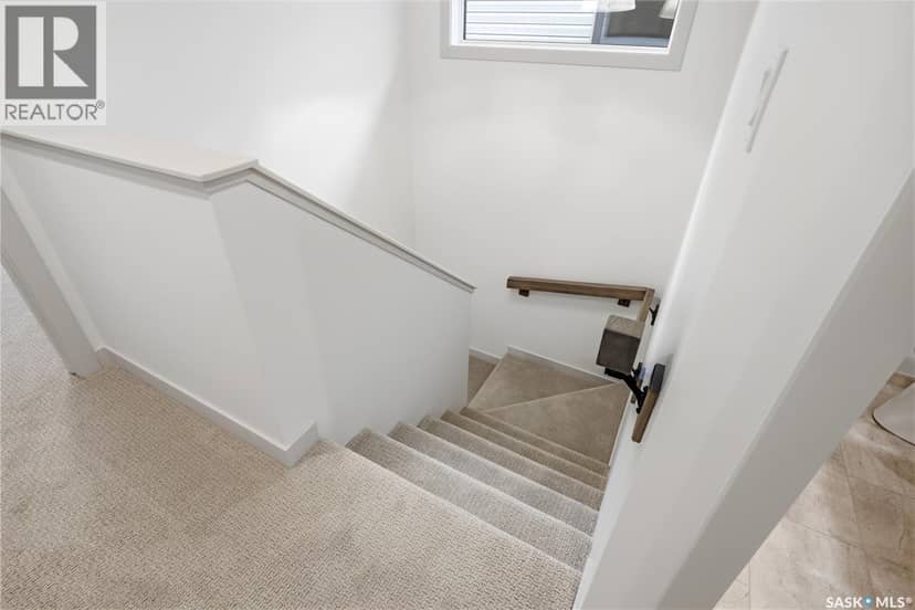 11 Vancouver CRESCENT — photo 34 of 38