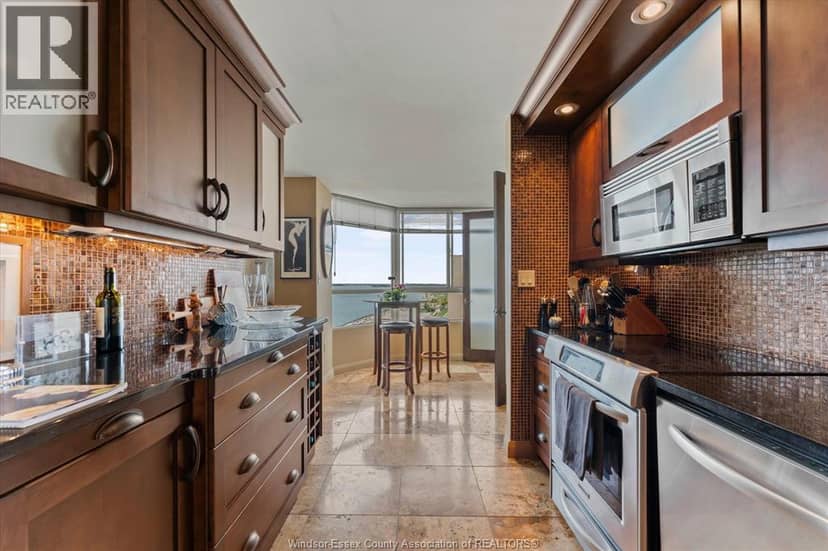 75 RIVERSIDE DRIVE East Unit# 1504 — photo 18 of 40