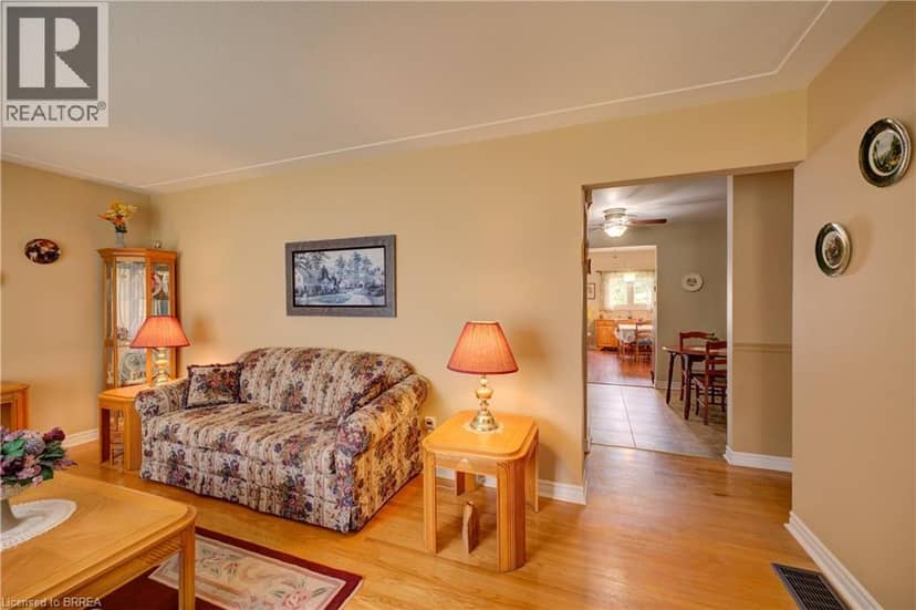 83 EVELYN Street — photo 6 of 40