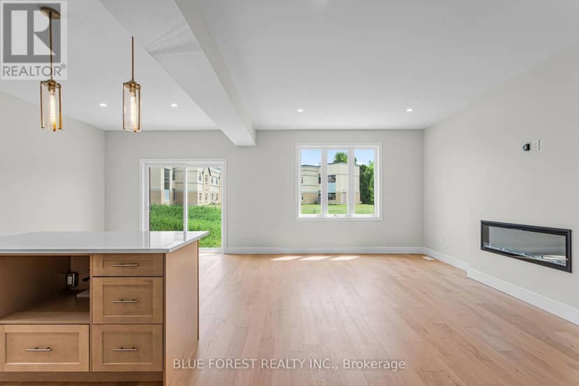 251 McTavish Street — photo 13 of 40