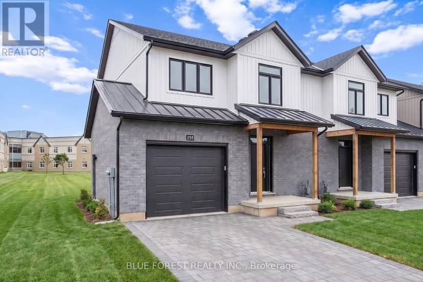 251 McTavish Street, Strathroy-Caradoc, photo 2