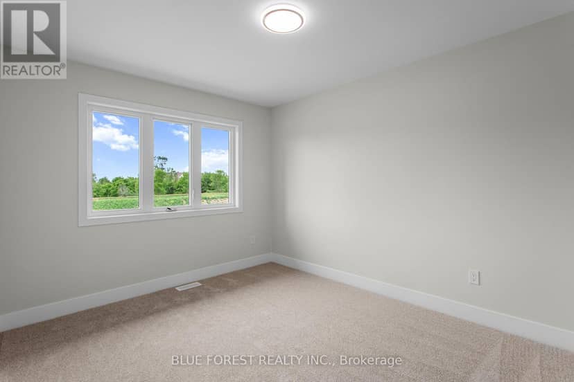 251 McTavish Street — photo 38 of 40