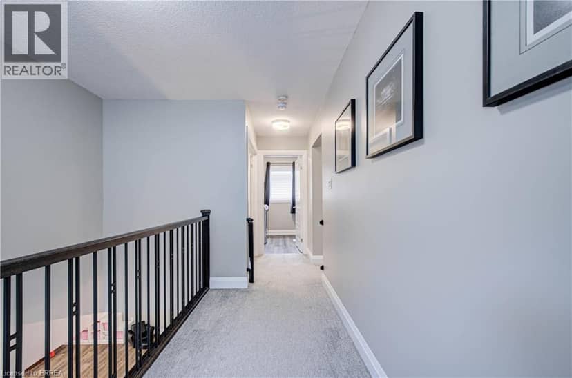 11 OLDHAM Avenue — photo 17 of 40