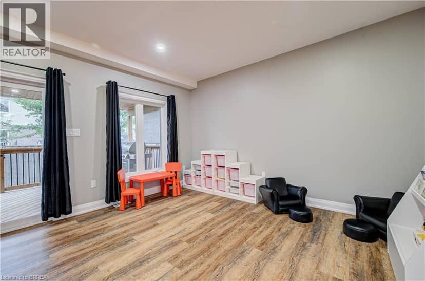 11 OLDHAM Avenue — photo 15 of 40