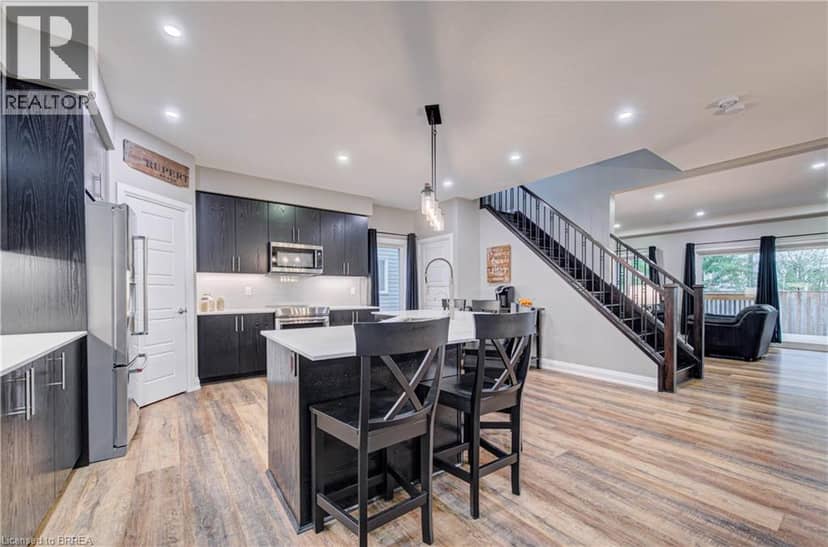 11 OLDHAM Avenue — photo 1 of 40