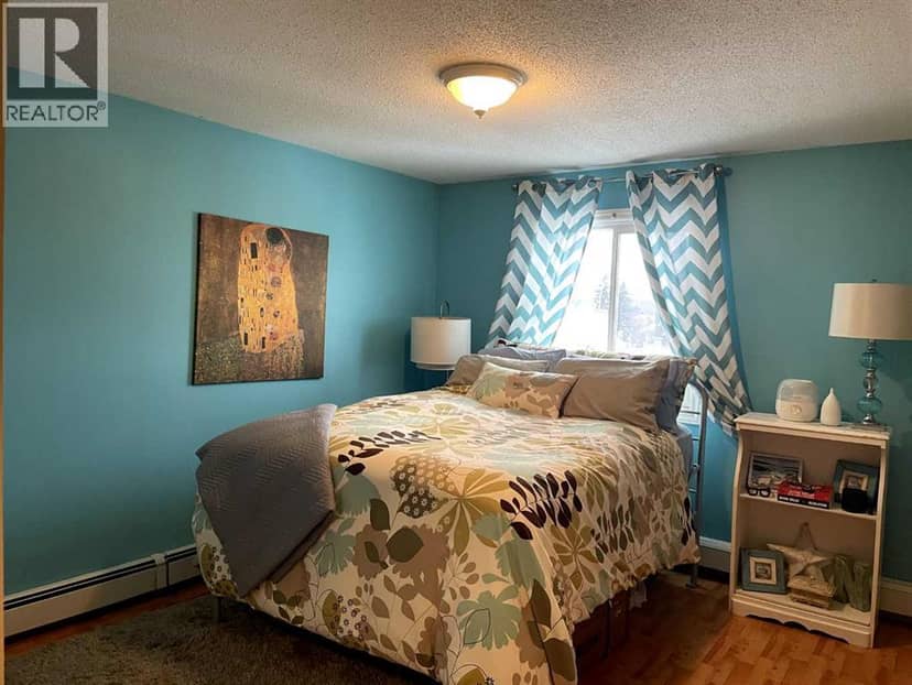 305, 4904 54 Street, Red Deer, photo 3