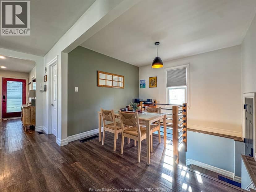 2433 Meighen — photo 16 of 40