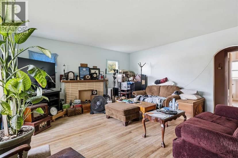 4737 48 Street — photo 14 of 37