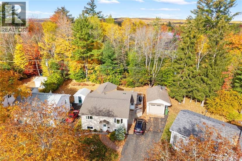 15 Lilac Crescent, Fredericton, photo 2