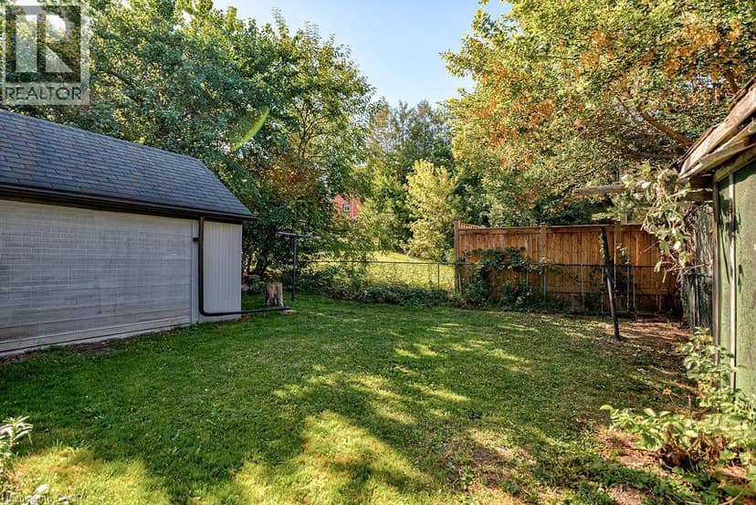 178 KENT Avenue — photo 31 of 33