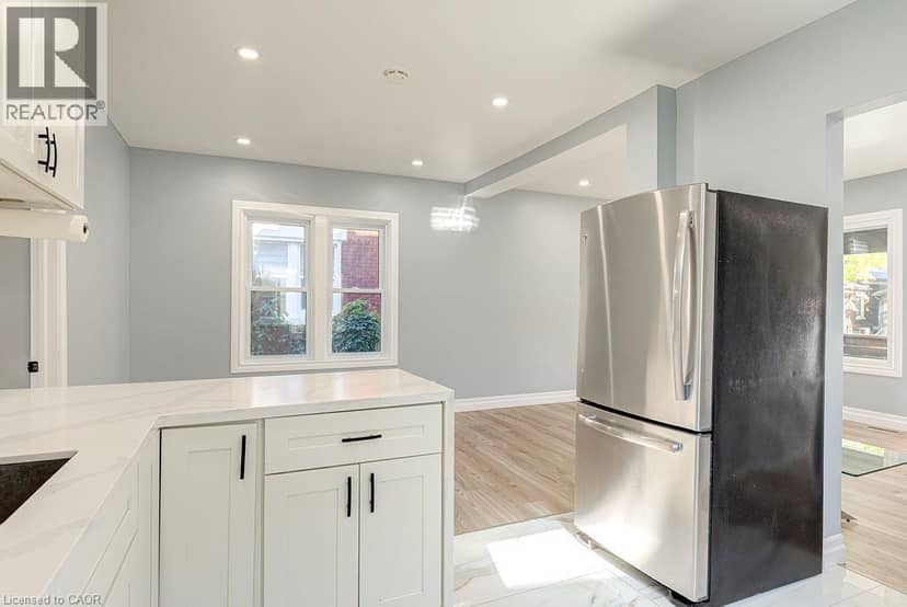 178 KENT Avenue — photo 12 of 33