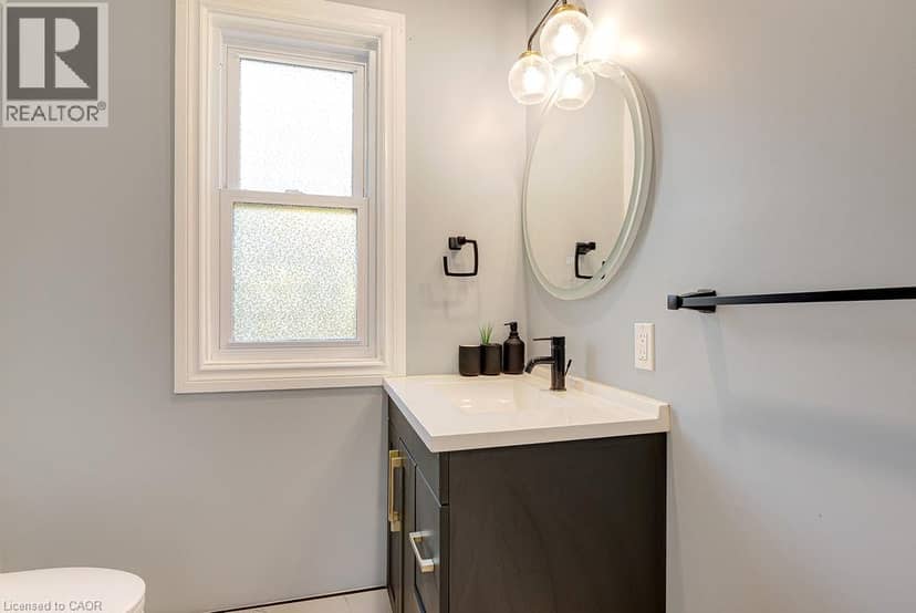 178 KENT Avenue — photo 24 of 33