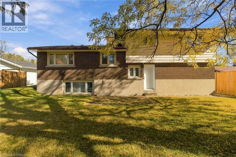 47 EVERGREEN Crescent — photo 32 of 40