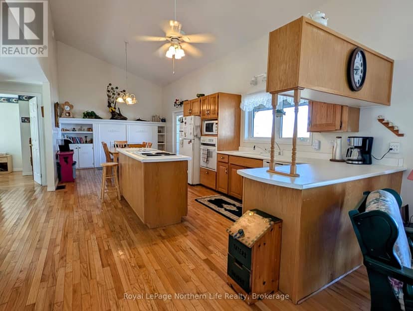 501182 Berry Road — photo 12 of 35