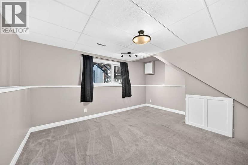 7312 36 Avenue NW — photo 35 of 40