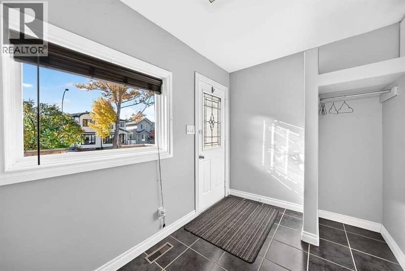 7312 36 Avenue NW — photo 24 of 40