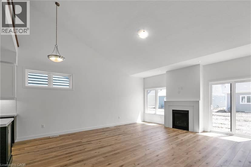 26 BEACHWALK Crescent — photo 17 of 40