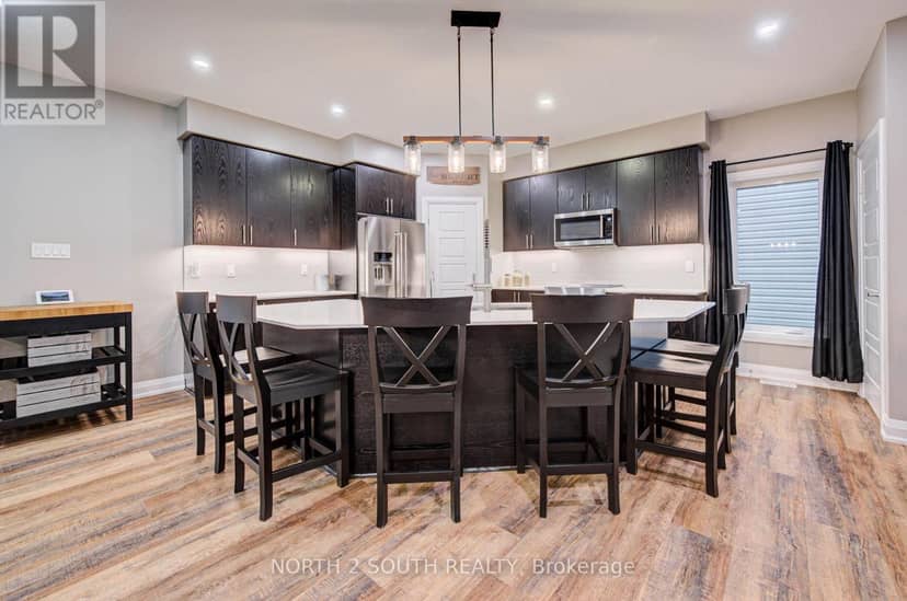 11 Oldham Avenue — photo 4 of 40