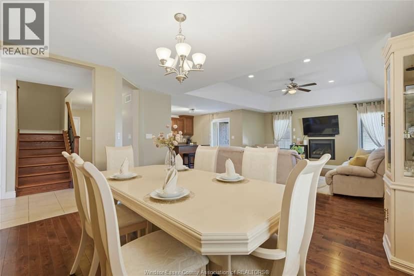 256 Maxwell Crescent — photo 23 of 40
