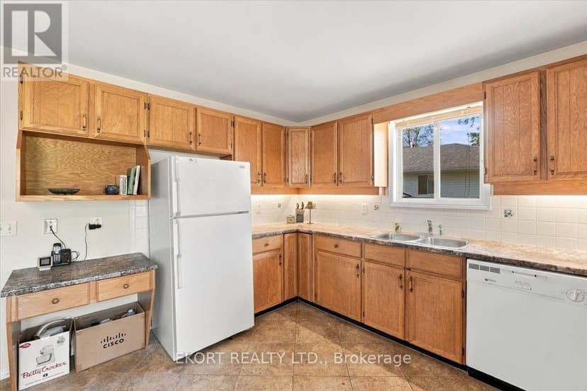 81 Parkview Heights — photo 10 of 39