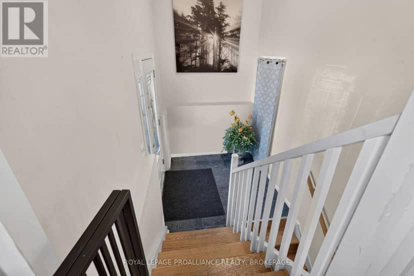 464 Henrietta Street — photo 19 of 38