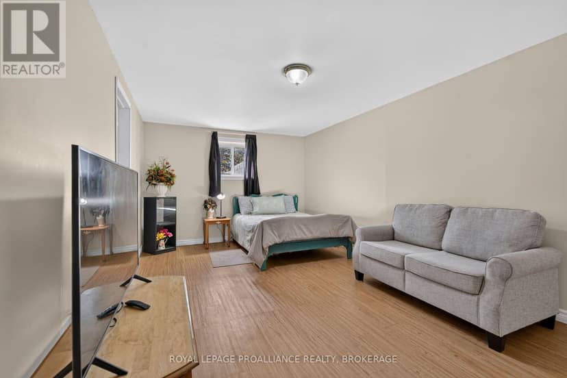 464 Henrietta Street — photo 24 of 38