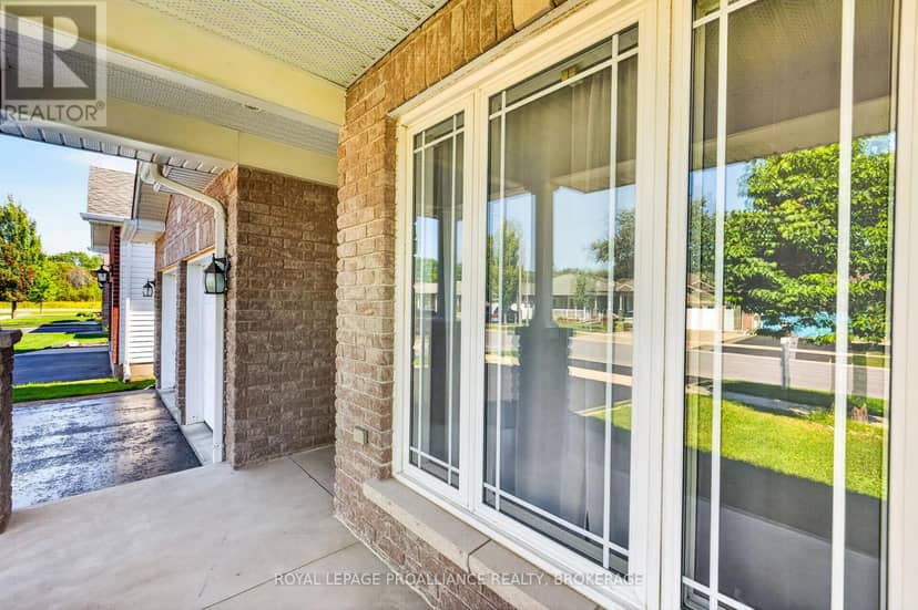 1097 Crossfield Avenue, Kingston, photo 4