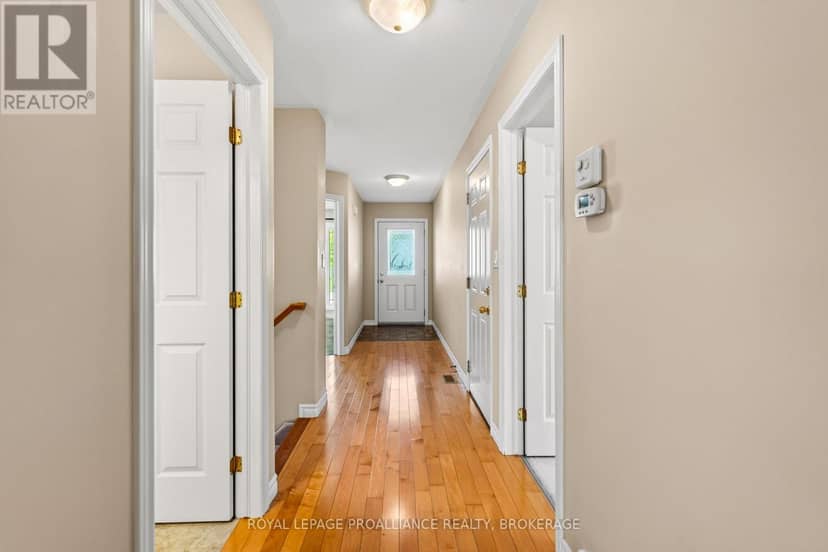 1097 Crossfield Avenue, Kingston, photo 7