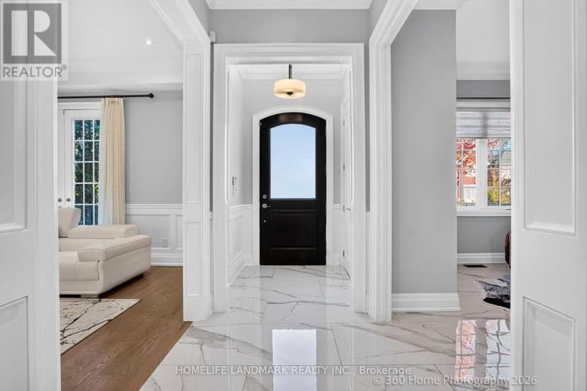 83 Stormont Avenue, Toronto, photo 3